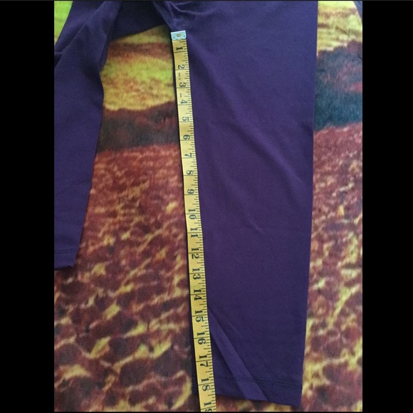 Zumba Wear Capri Leggings Size XSmall Purple - Picture 4 of 9